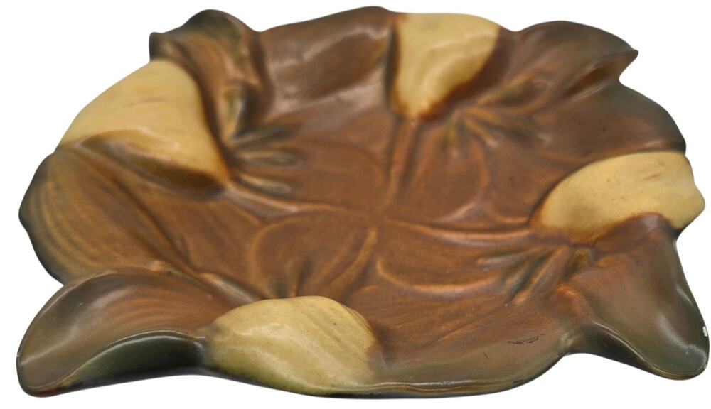 1940's ROSEVILLE POTTERY ZEPHYR LILY ASHTRAY